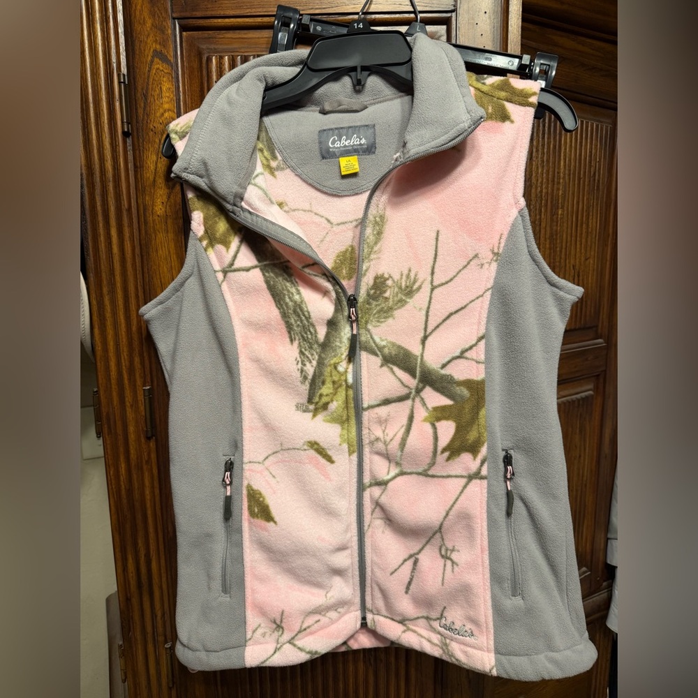 Cabela's Pink and Gray Outdoor Vest, size large, new without tags